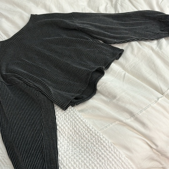 Ribbed Cropped Stripe Sweater - Picture 2 of 6